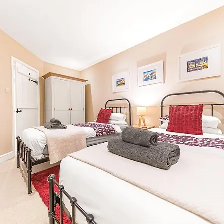 Rose Barn * ホークスヘッド