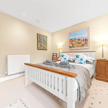 Rose Barn * ホークスヘッド