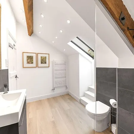 Rose Barn Semesterbostad *